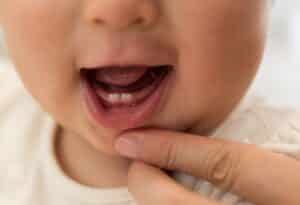 Wann bekommen Babys Zähne? Ein Überblick über den Zahnungsprozess
